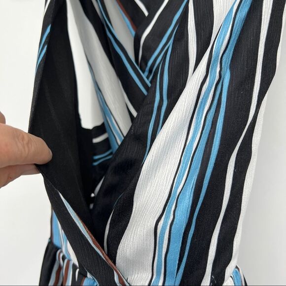 L'ATISTE Multi Striped Cutout Criss-cross A-Line Woven V-neck Sleeveless Dress - Picture 5 of 16